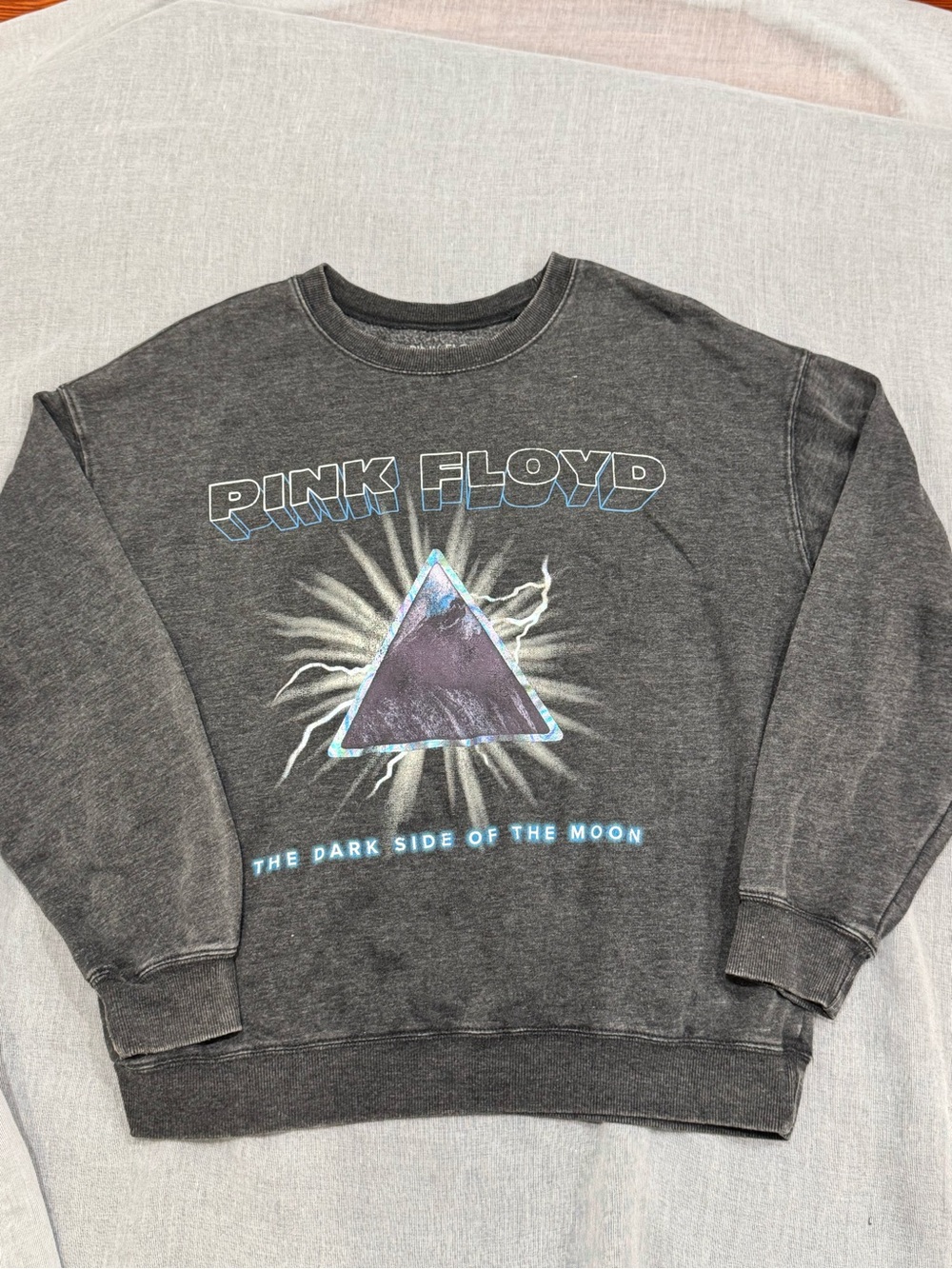 Pink Floyd 'The Dark Side of the Moon' Acid Washed Grey Graphic Crewneck Sz L